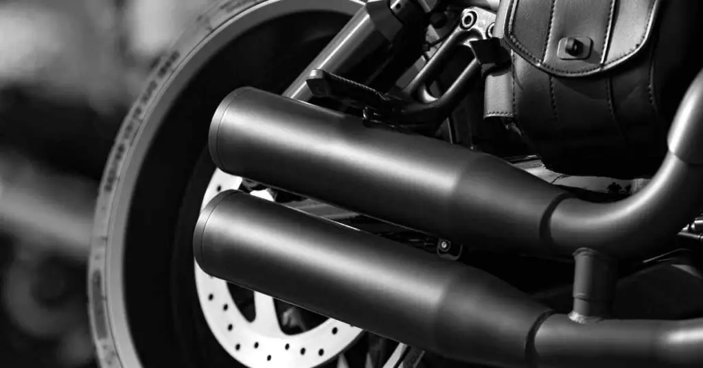 are-straight-pipes-bad-for-motorcycles-explained